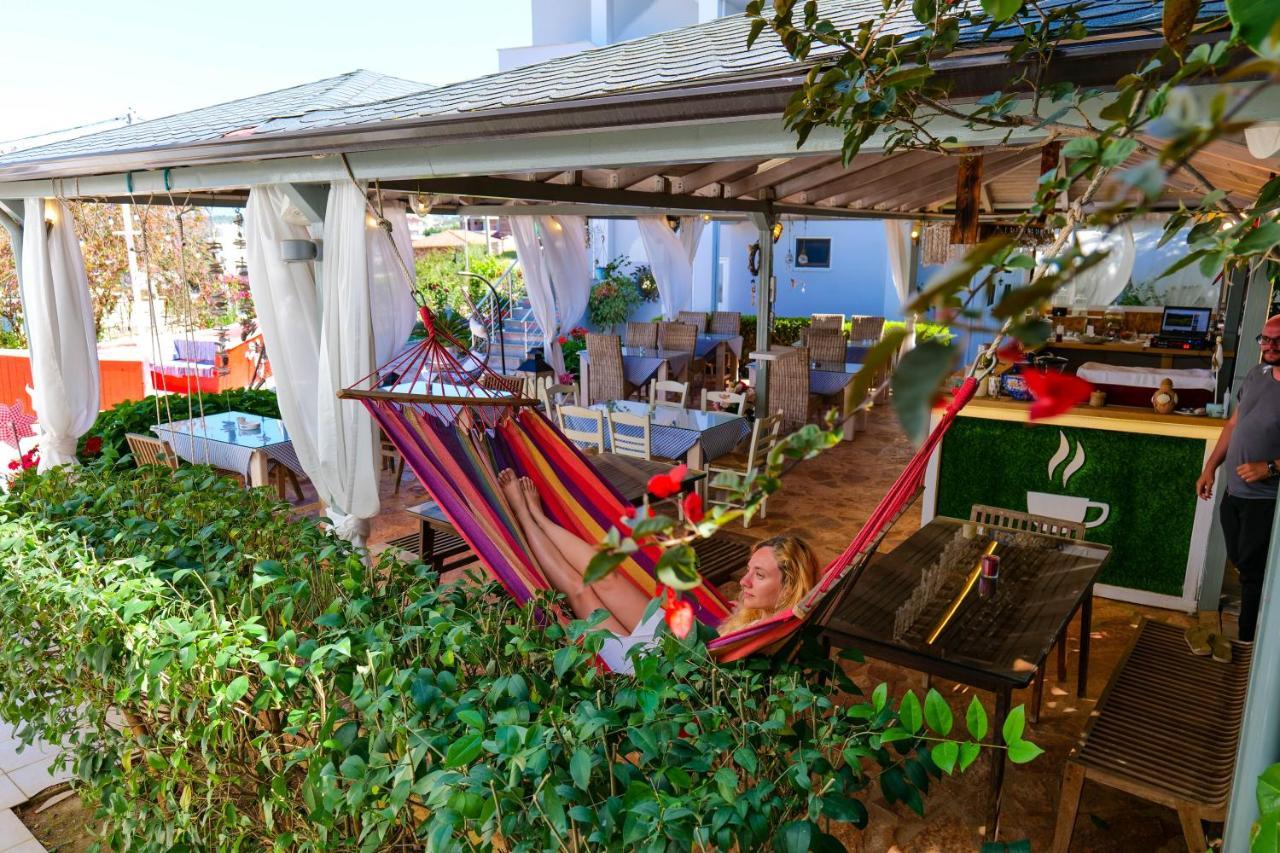 Hotel Two Mermaids Ksamil Exterior photo