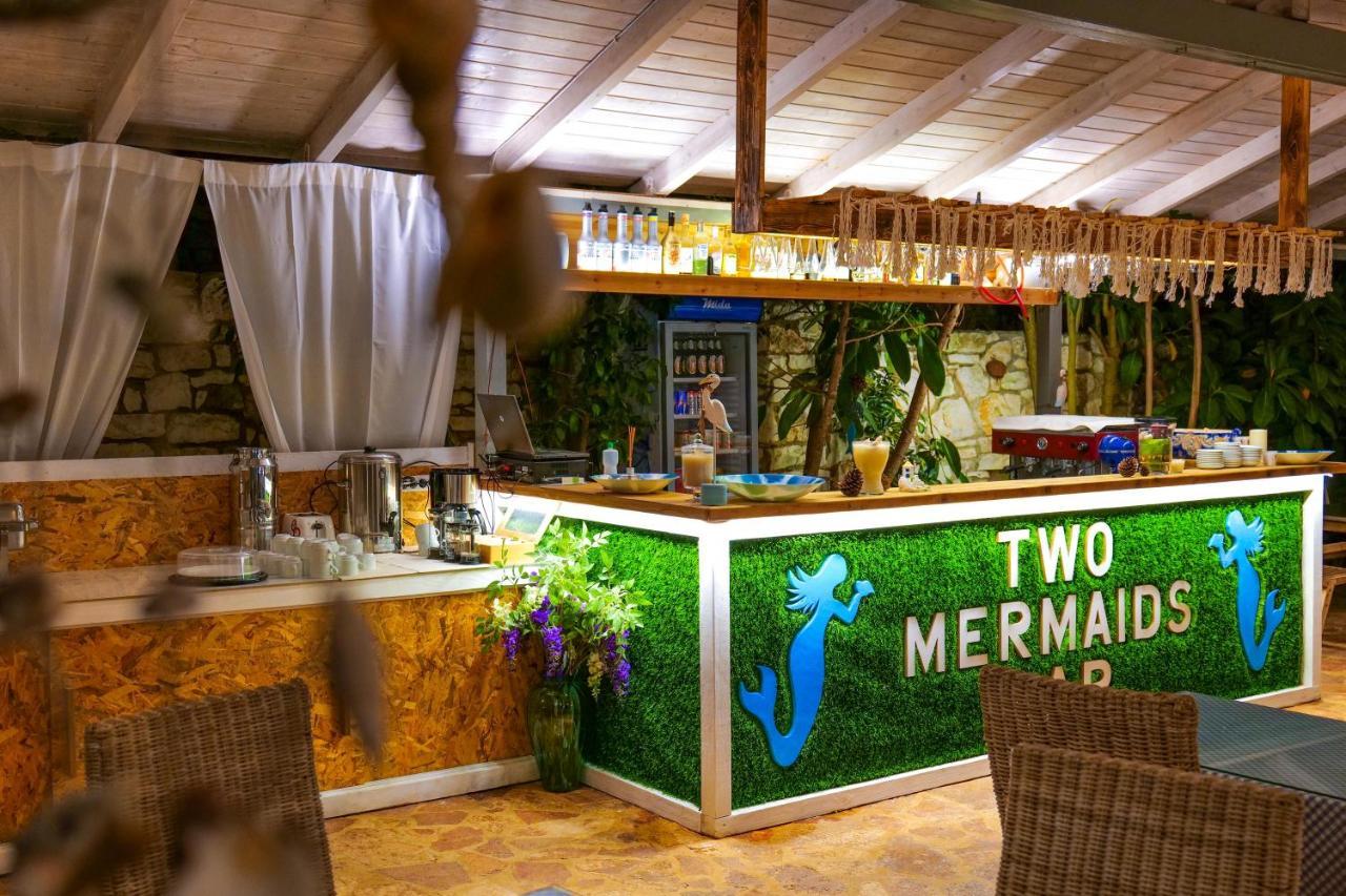 Hotel Two Mermaids Ksamil Exterior photo