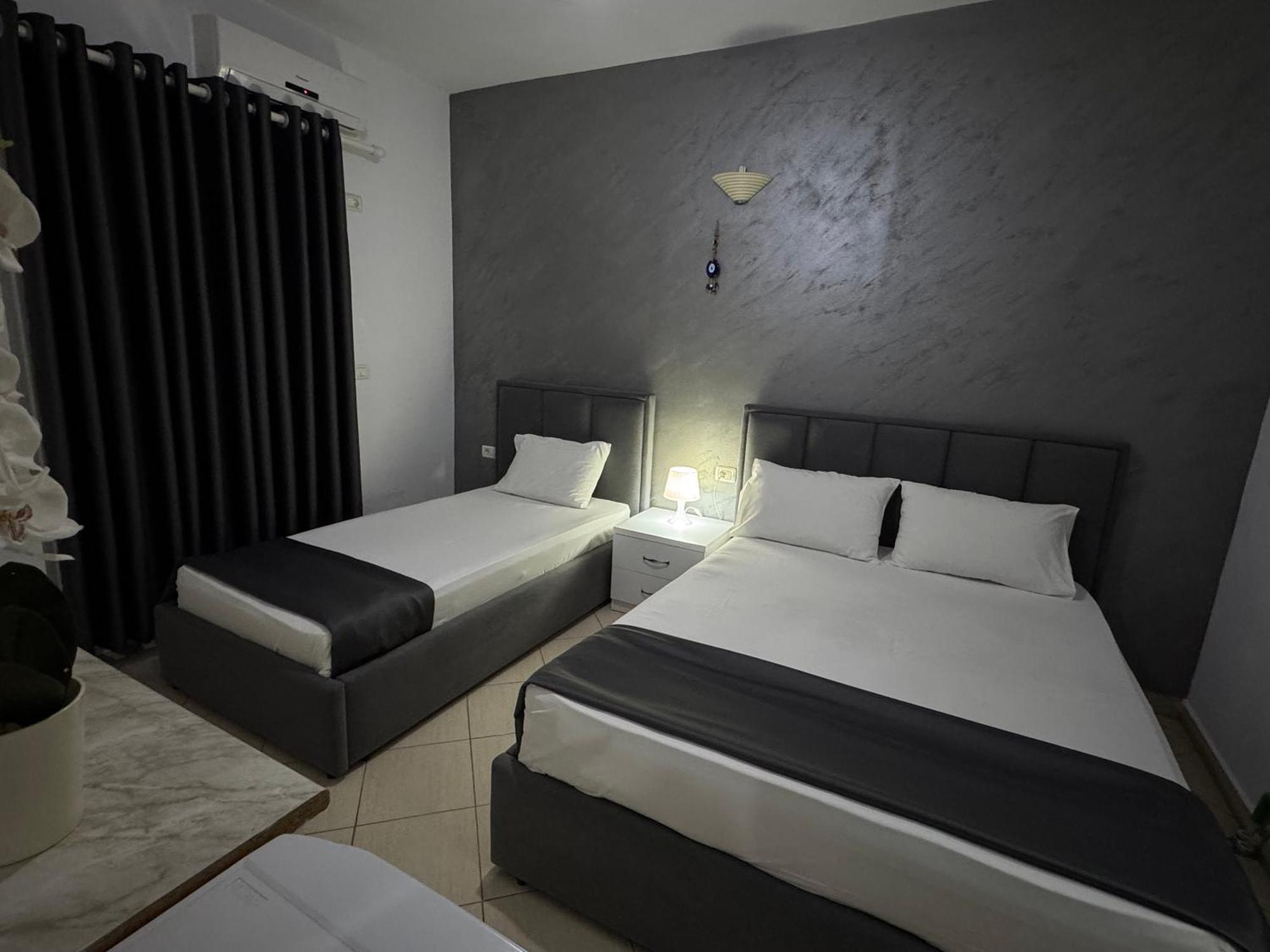 Hotel Two Mermaids Ksamil Exterior photo