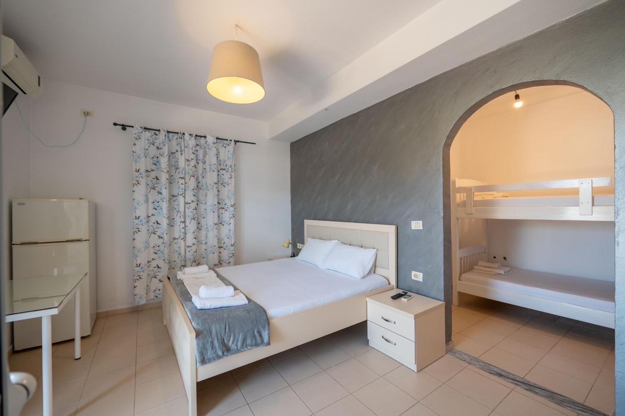 Hotel Two Mermaids Ksamil Exterior photo