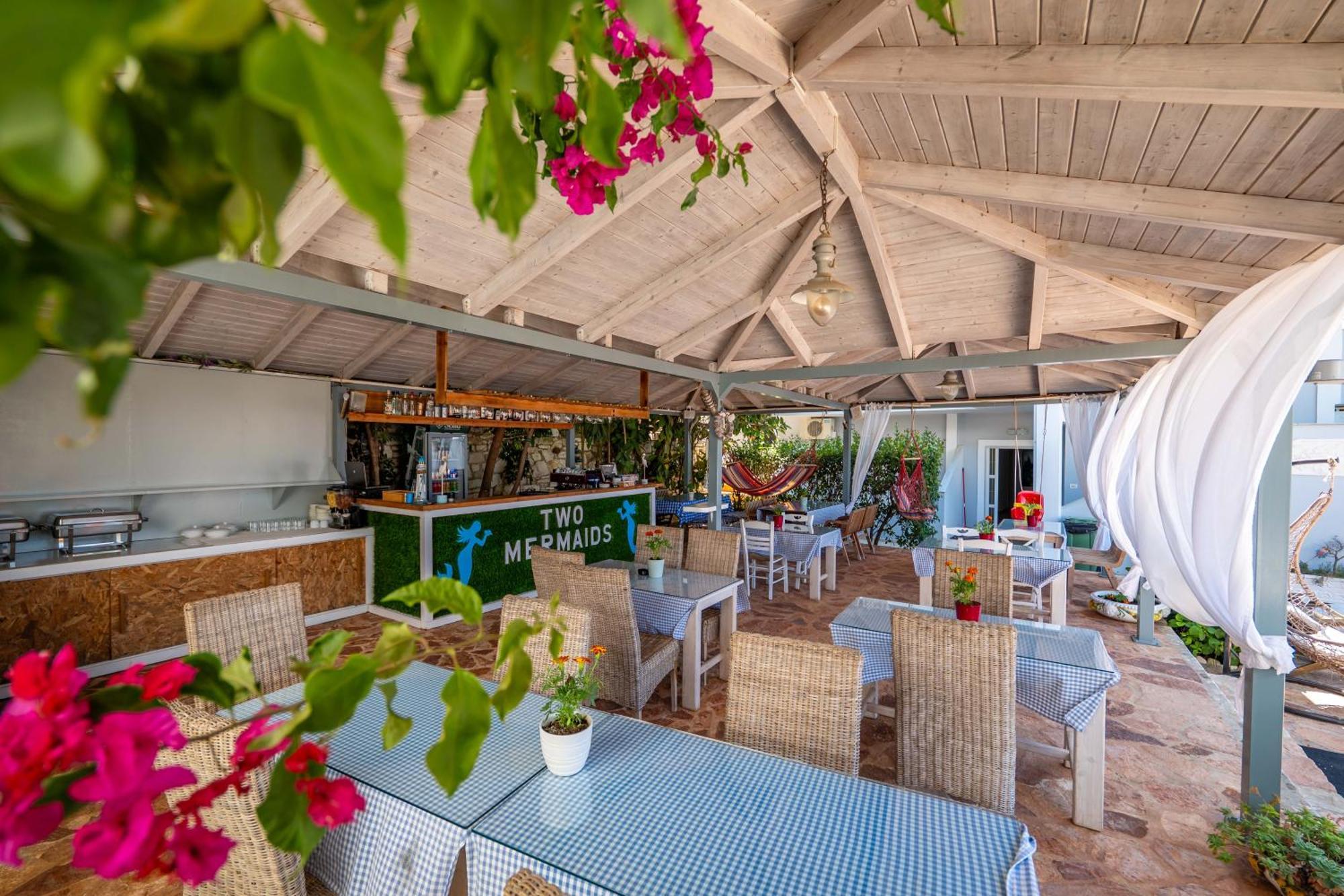 Hotel Two Mermaids Ksamil Exterior photo
