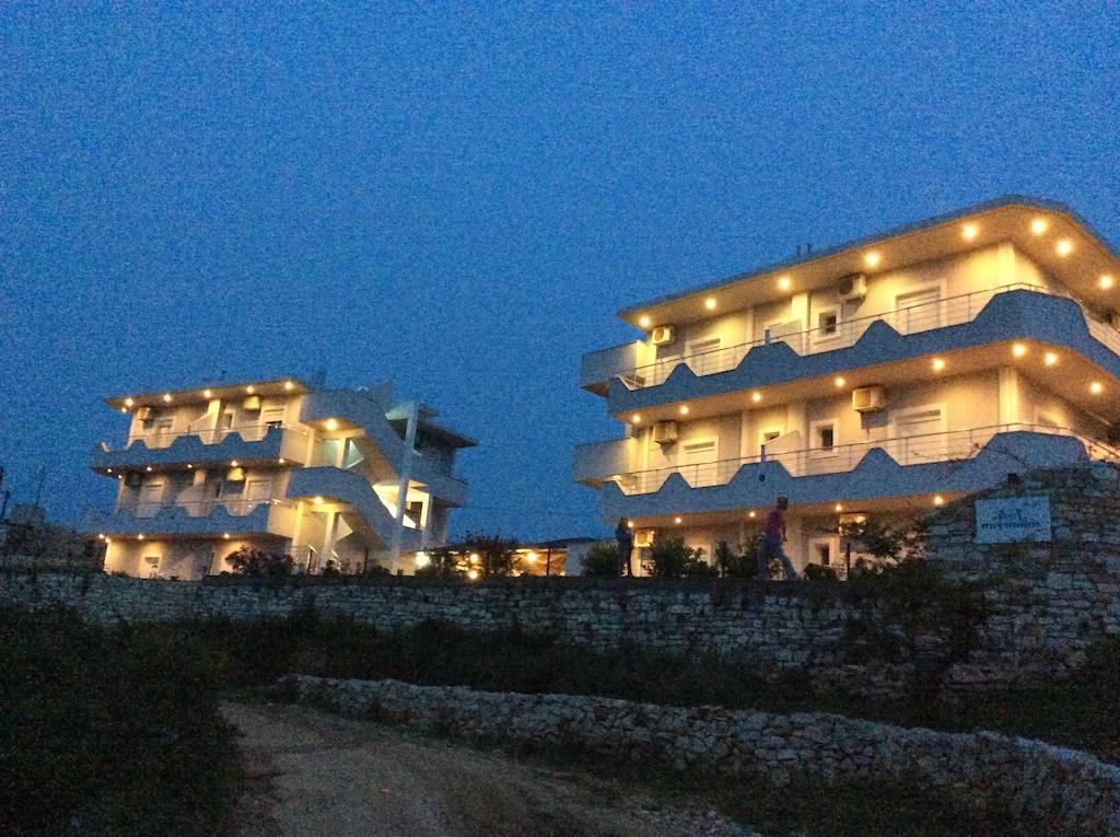 Hotel Two Mermaids Ksamil Exterior photo