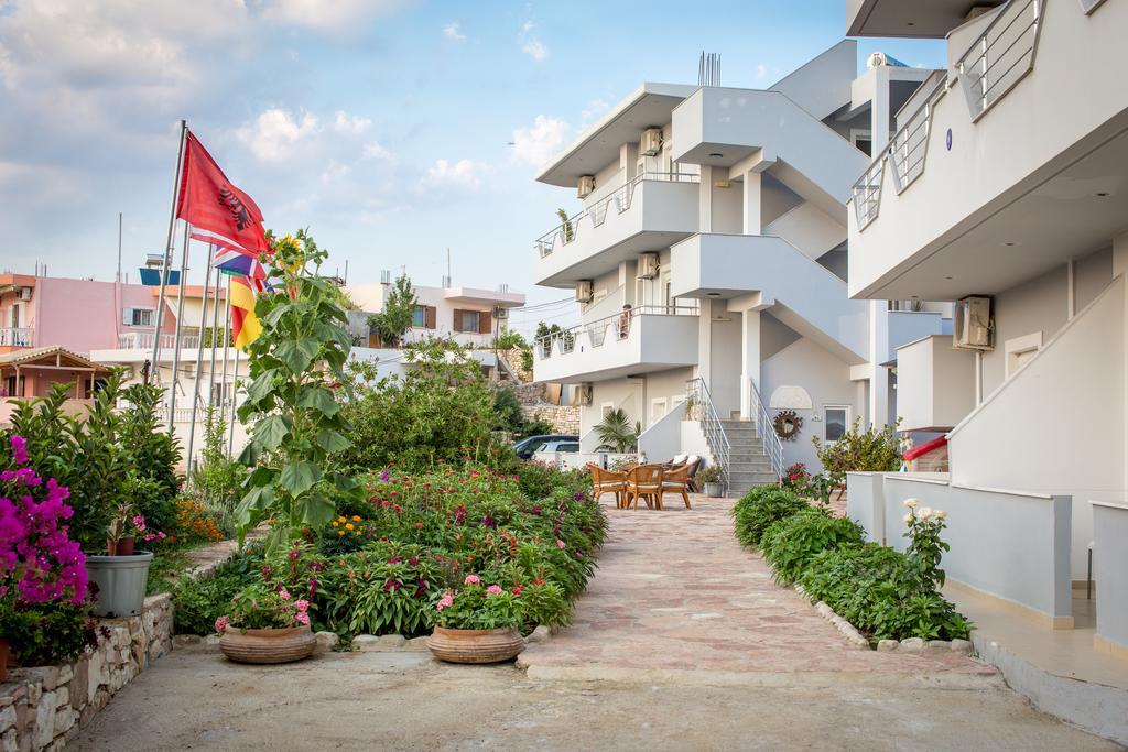 Hotel Two Mermaids Ksamil Exterior photo